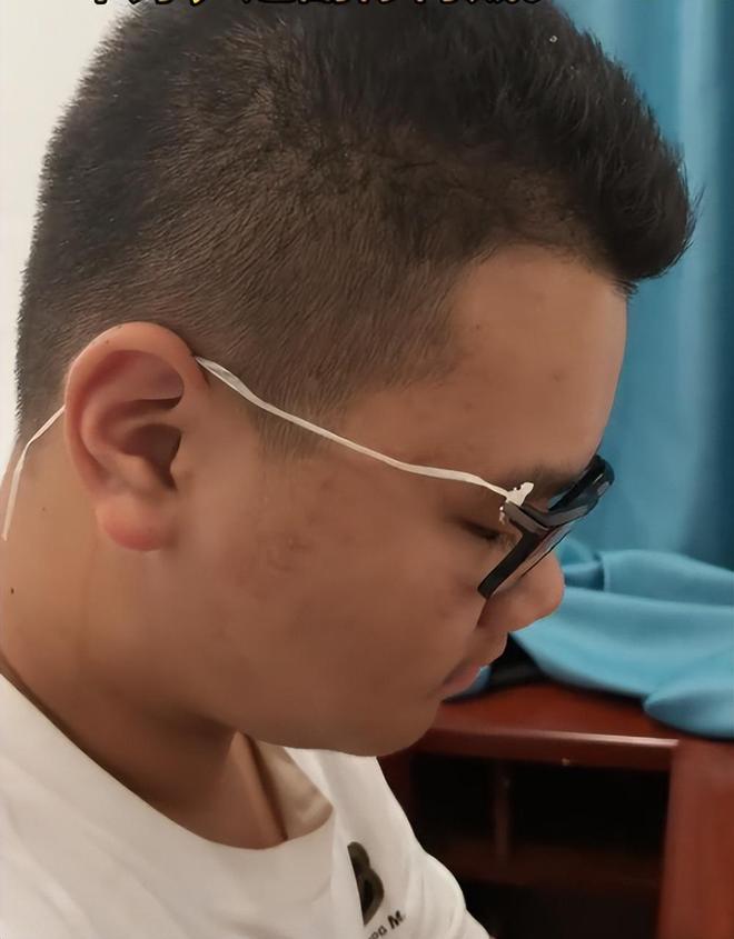 保命！游泳时绝对不要穿的颜色！买泳衣时，当我掏出这张救命的图……
